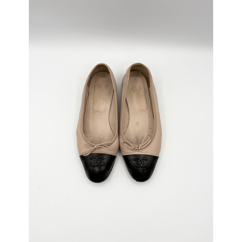 Chanel Beige and Black Cap Toe Ballet Flats CC Logo Bow Accent Size EU 36